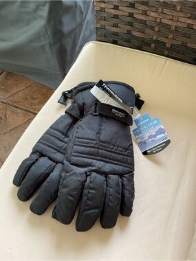 New 3M Thinsulate Men’s Black Insulated Ski Gloves